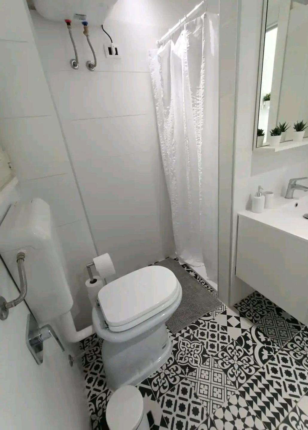 Monolocale Farina Apartment Cagliari Bagian luar foto